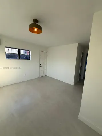 525 SW 22 Avenue Miami FL 33135