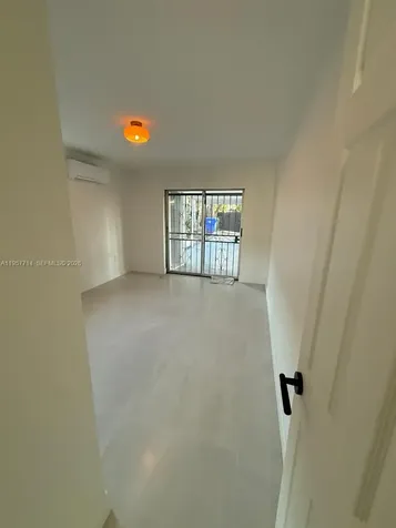 525 SW 22 Avenue Miami FL 33135