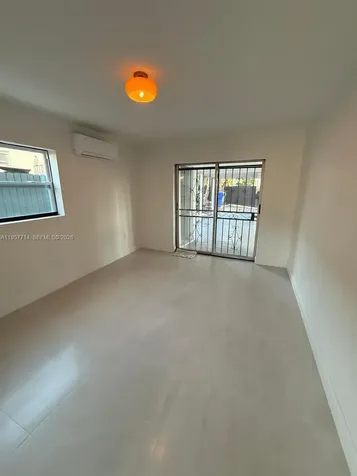 525 SW 22 Avenue Miami FL 33135