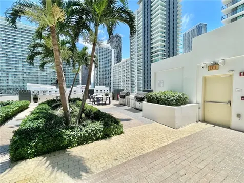 60 SW 13th Street Miami FL 33130