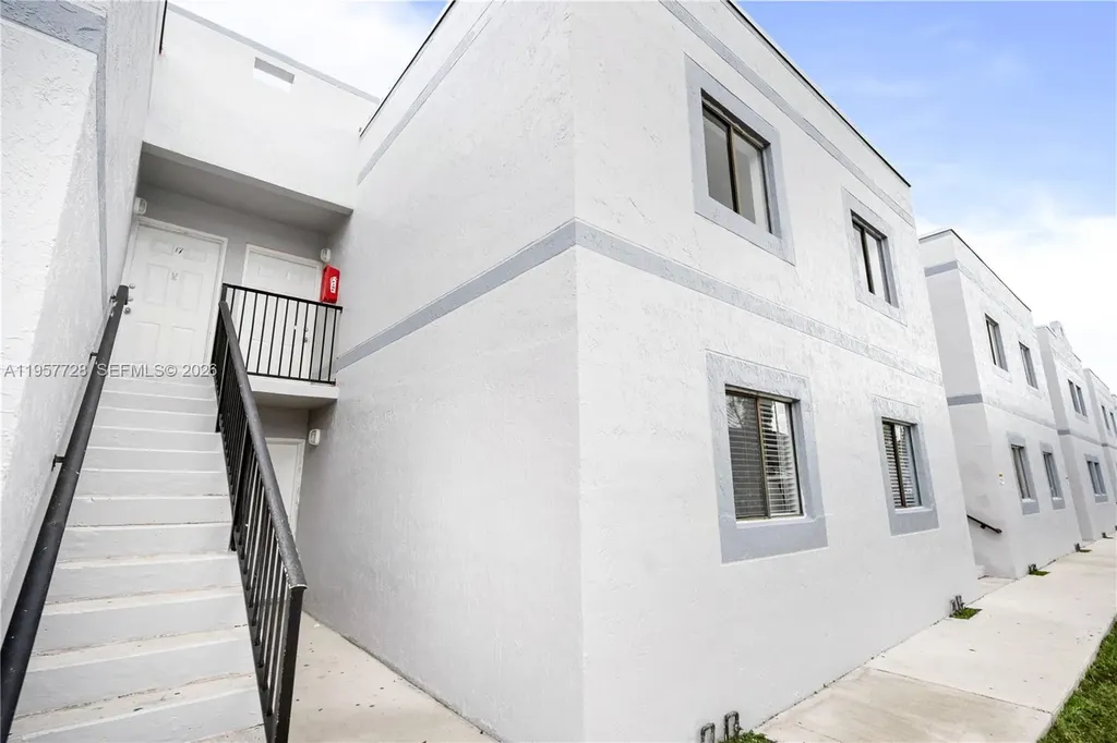 7805 SW 152nd Avenue Miami FL 33193