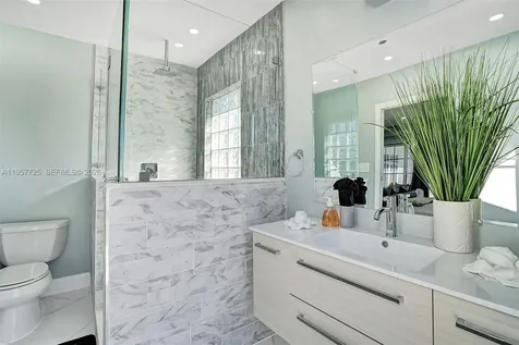 477 SE 17th Terrace Deerfield Beach FL 33441