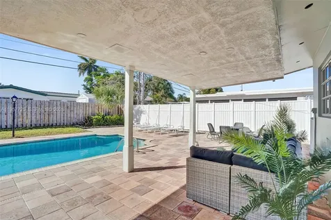477 SE 17th Terrace Deerfield Beach FL 33441