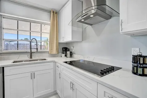 477 SE 17th Terrace Deerfield Beach FL 33441