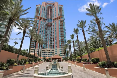 300 S Pointe Drive Miami Beach FL 33139