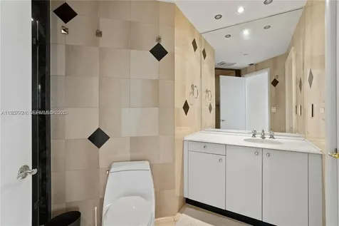 300 S Pointe Drive Miami Beach FL 33139