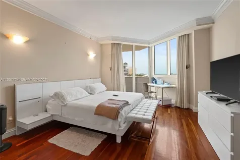 300 S Pointe Drive Miami Beach FL 33139