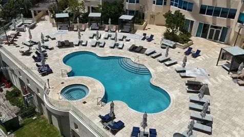 300 S Pointe Drive Miami Beach FL 33139