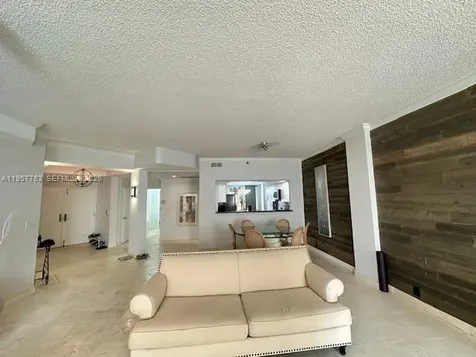 3900 Island Boulevard Aventura FL 33160