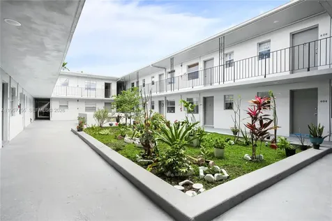 10375-35-55 SW 40th Street Miami FL 33165