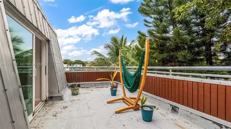 4081 NE 14th Avenue Oakland Park FL 33334