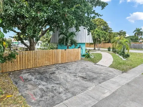 4081 NE 14th Avenue Oakland Park FL 33334
