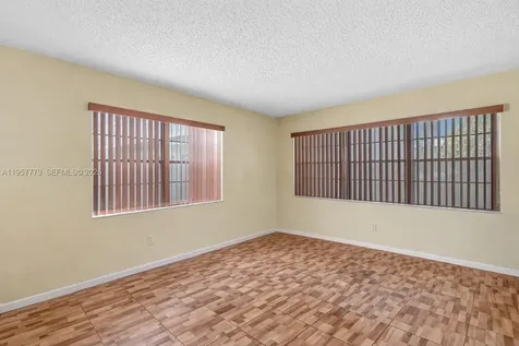 160 Markham H Deerfield Beach FL 33442