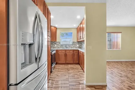 160 Markham H Deerfield Beach FL 33442