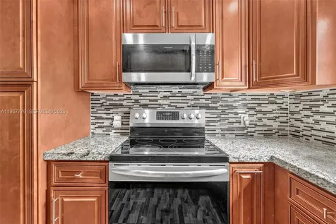 160 Markham H Deerfield Beach FL 33442
