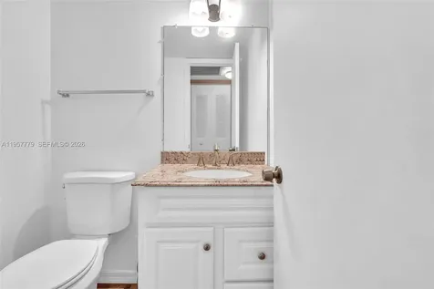 160 Markham H Deerfield Beach FL 33442
