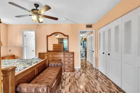 160 Markham H Deerfield Beach FL 33442