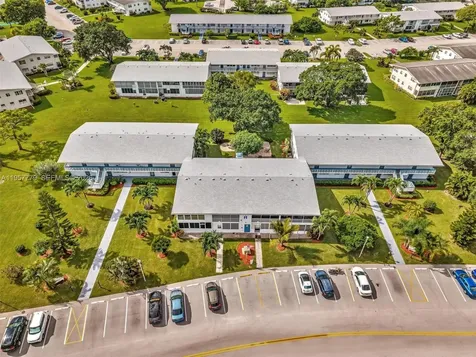 160 Markham H Deerfield Beach FL 33442
