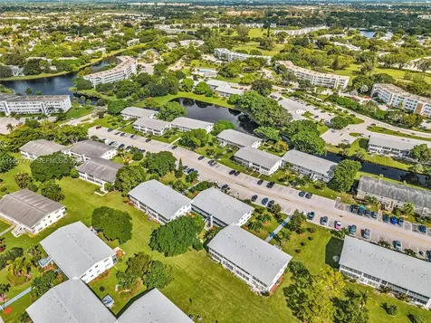 160 Markham H Deerfield Beach FL 33442