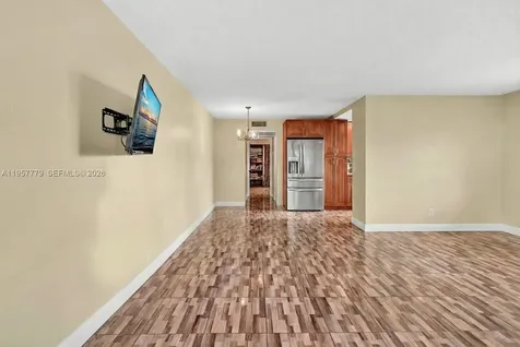 160 Markham H Deerfield Beach FL 33442