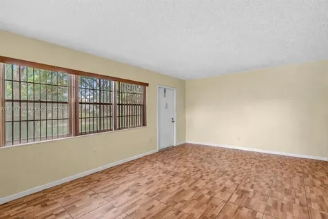 160 Markham H Deerfield Beach FL 33442