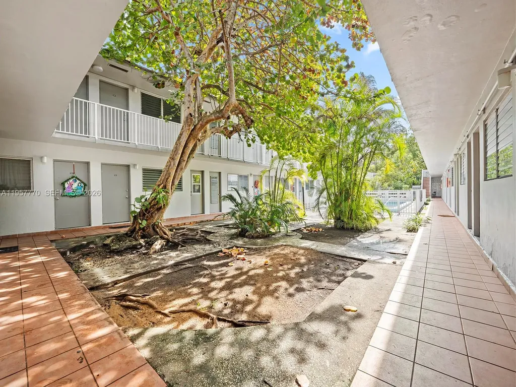 6801 N Kendall Drive Pinecrest FL 33156