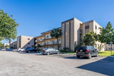 200 Ashbury Road Hollywood FL 33024