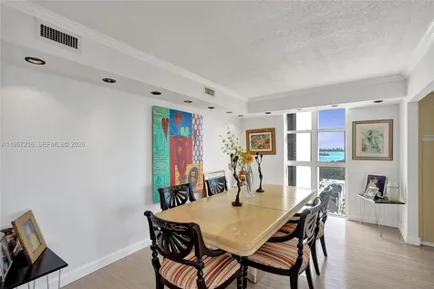 1000 Quayside Terrace Miami FL 33138
