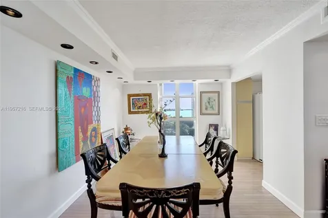 1000 Quayside Terrace Miami FL 33138
