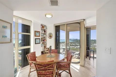 1000 Quayside Terrace Miami FL 33138