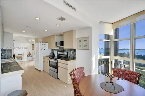 1000 Quayside Terrace Miami FL 33138