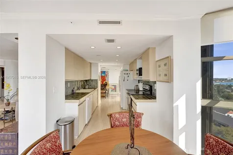 1000 Quayside Terrace Miami FL 33138