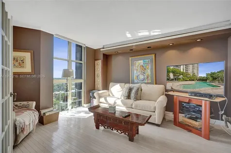 1000 Quayside Terrace Miami FL 33138