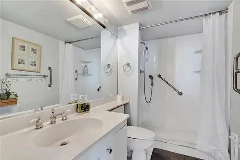 1000 Quayside Terrace Miami FL 33138