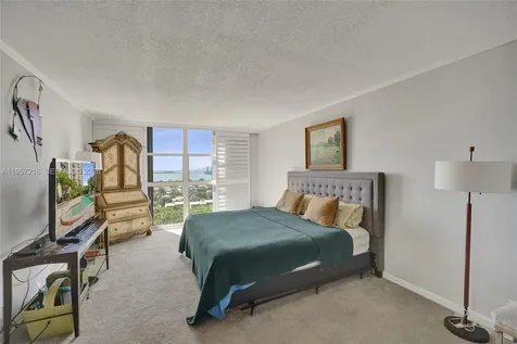 1000 Quayside Terrace Miami FL 33138
