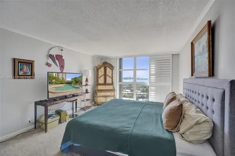 1000 Quayside Terrace Miami FL 33138