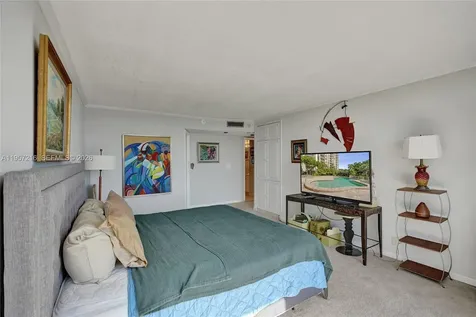 1000 Quayside Terrace Miami FL 33138