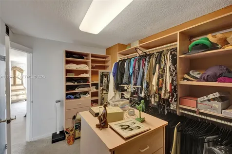 1000 Quayside Terrace Miami FL 33138