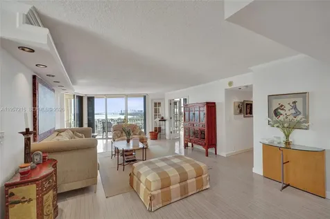 1000 Quayside Terrace Miami FL 33138