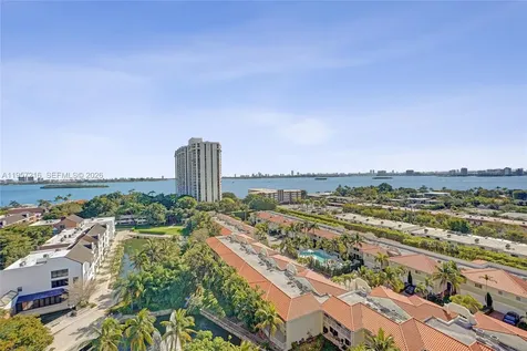 1000 Quayside Terrace Miami FL 33138
