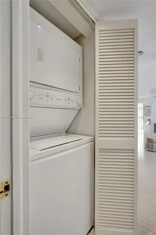 1000 Quayside Terrace Miami FL 33138