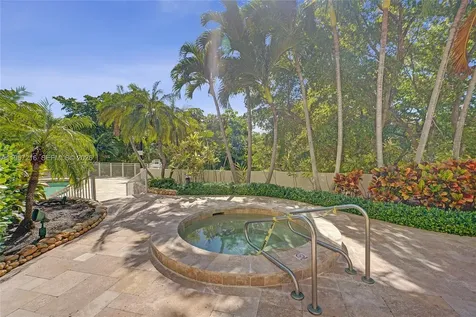 1000 Quayside Terrace Miami FL 33138