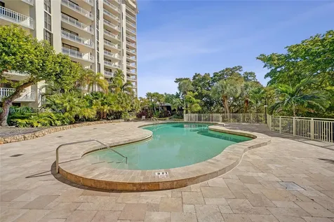 1000 Quayside Terrace Miami FL 33138