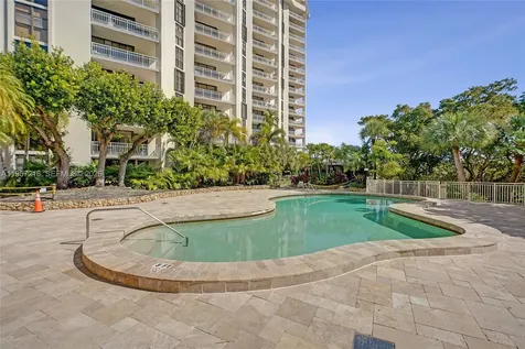 1000 Quayside Terrace Miami FL 33138