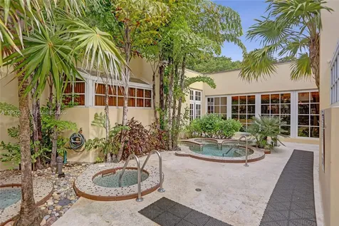 1000 Quayside Terrace Miami FL 33138