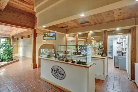 1000 Quayside Terrace Miami FL 33138
