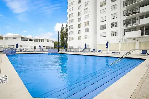2750 NE 183rd Street Aventura FL 33160