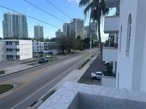 3052 SW 27th Avenue Miami FL 33133