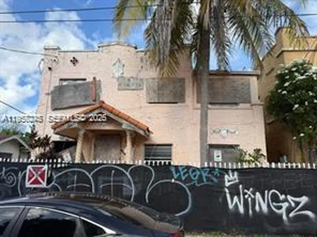 329 SW 10th Avenue Miami FL 33130