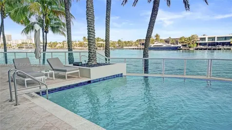 20201 E Country Club Drive Aventura FL 33180